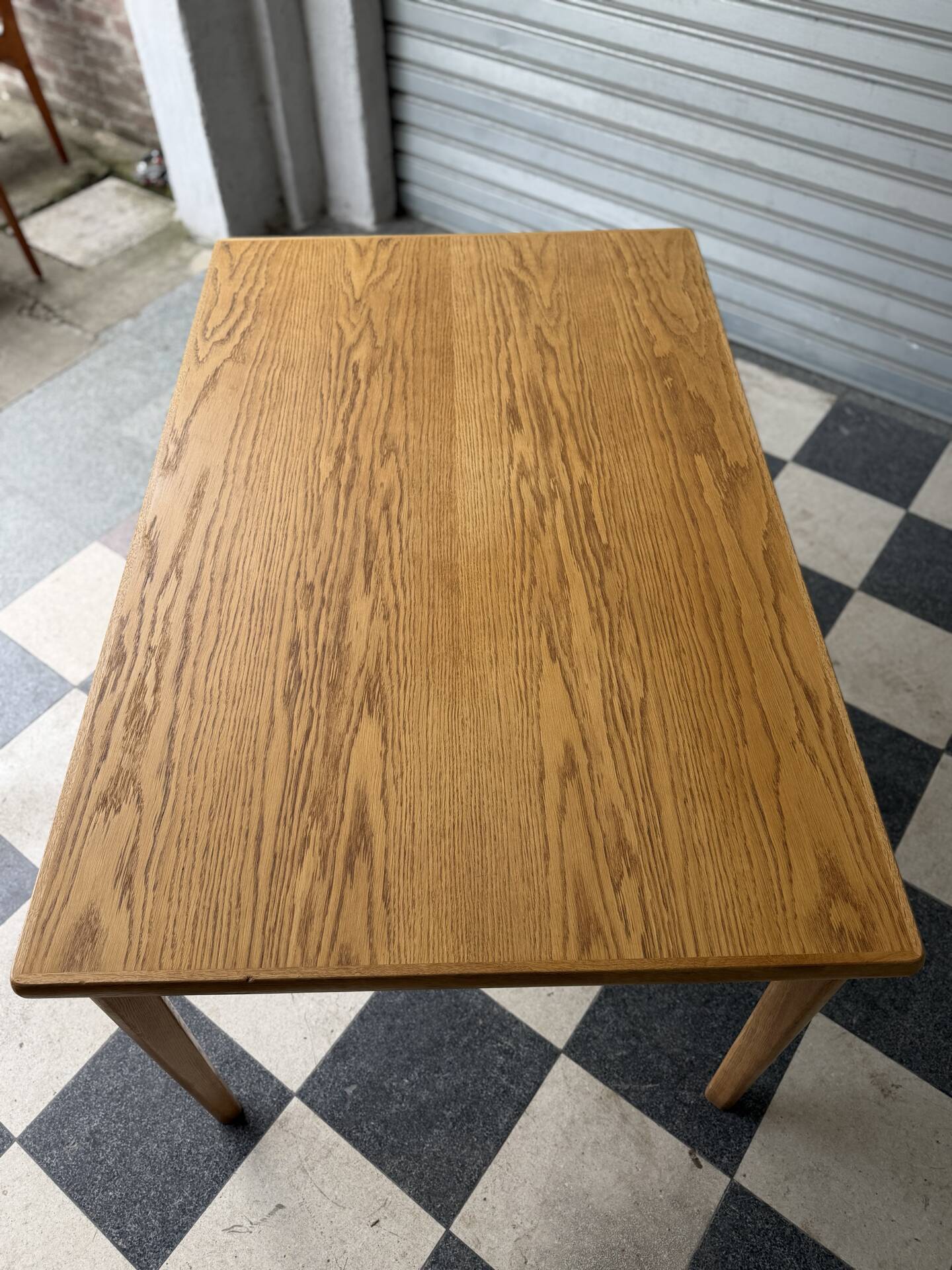 Table scandinave en chêne