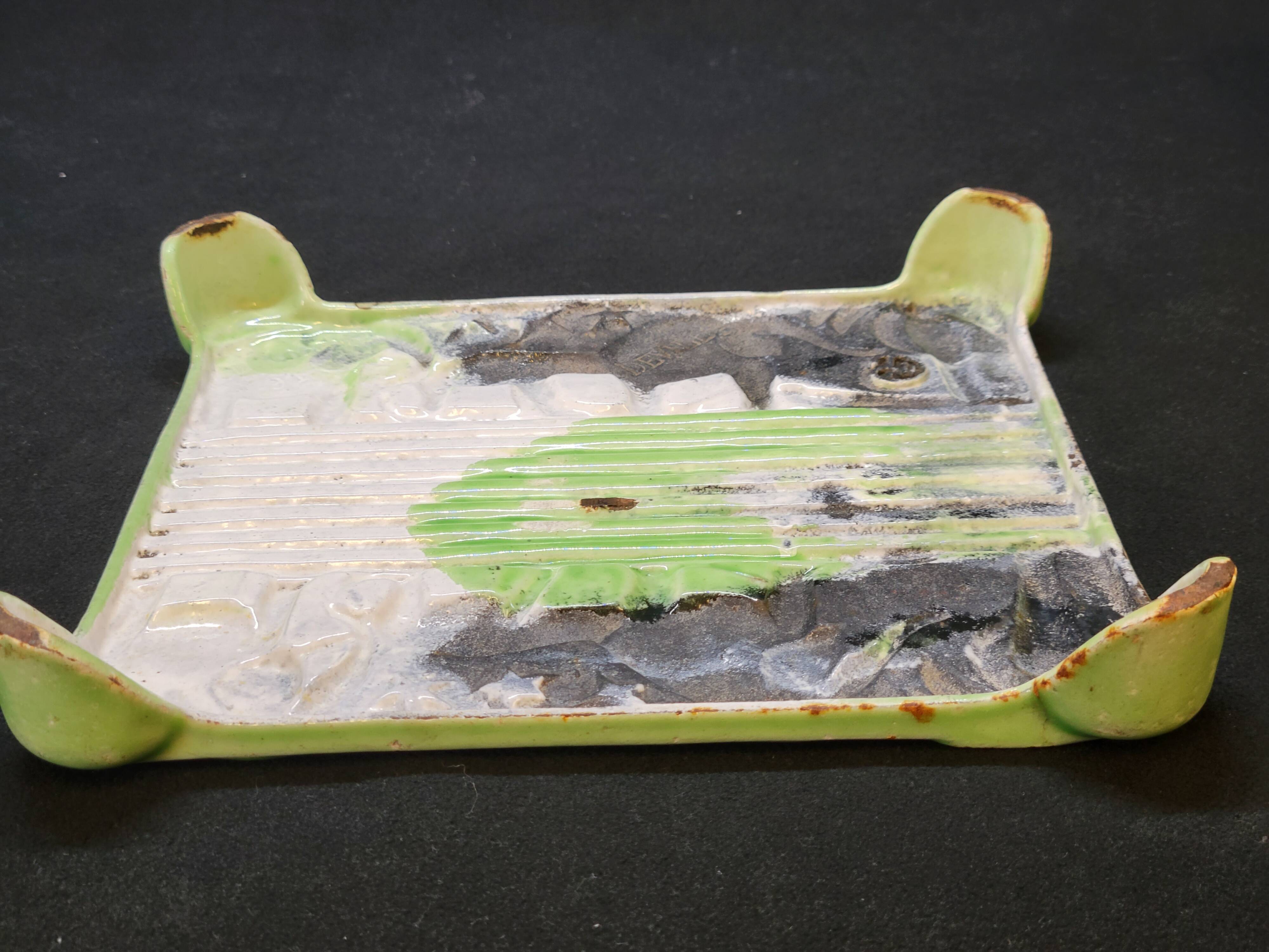 Art Nouveau trivet foundry Deville in enamelled cast iron Elephants model