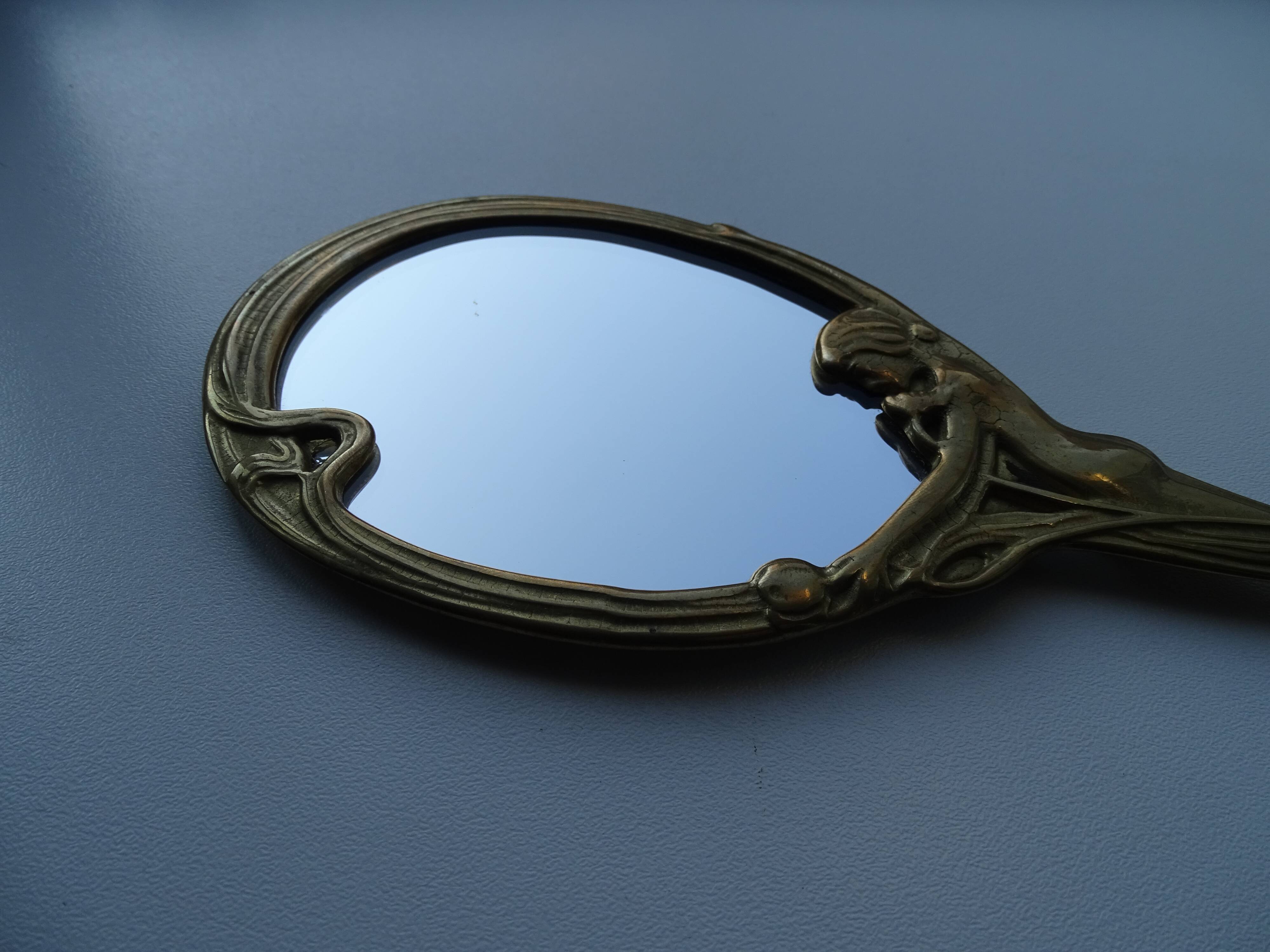 Hand-facing mirror bronze art nouveau style 1920