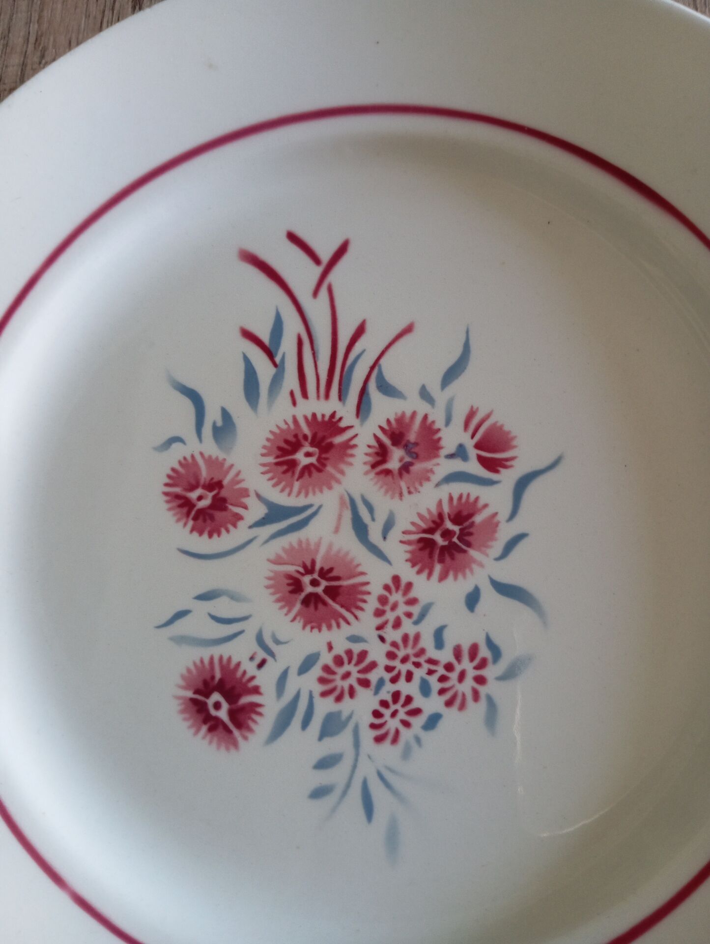 6 flat plates model Francine. Badonviller. Very good condition.