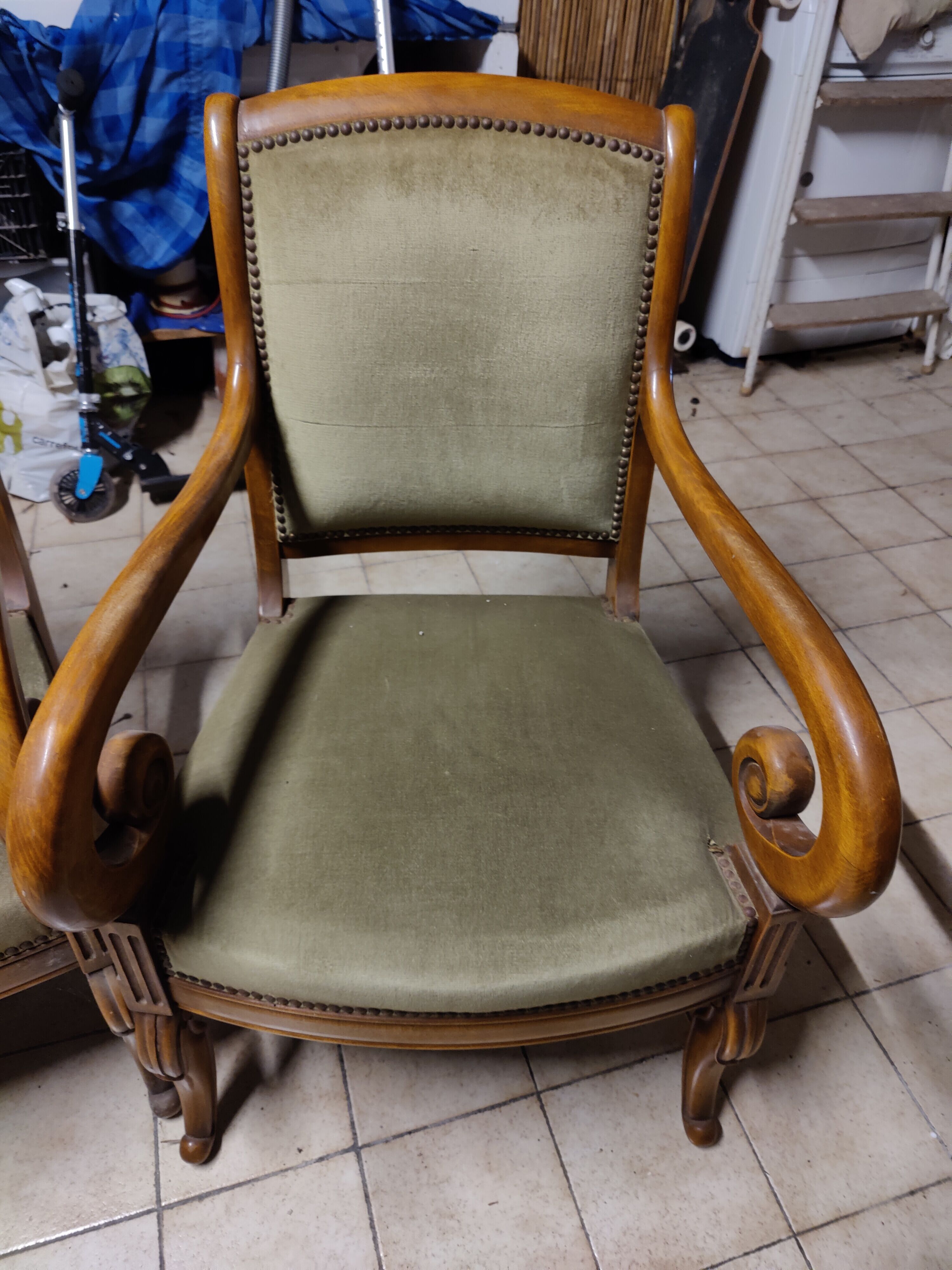 Louis Philippe style living room in walnut signed Grange, early 20th century
