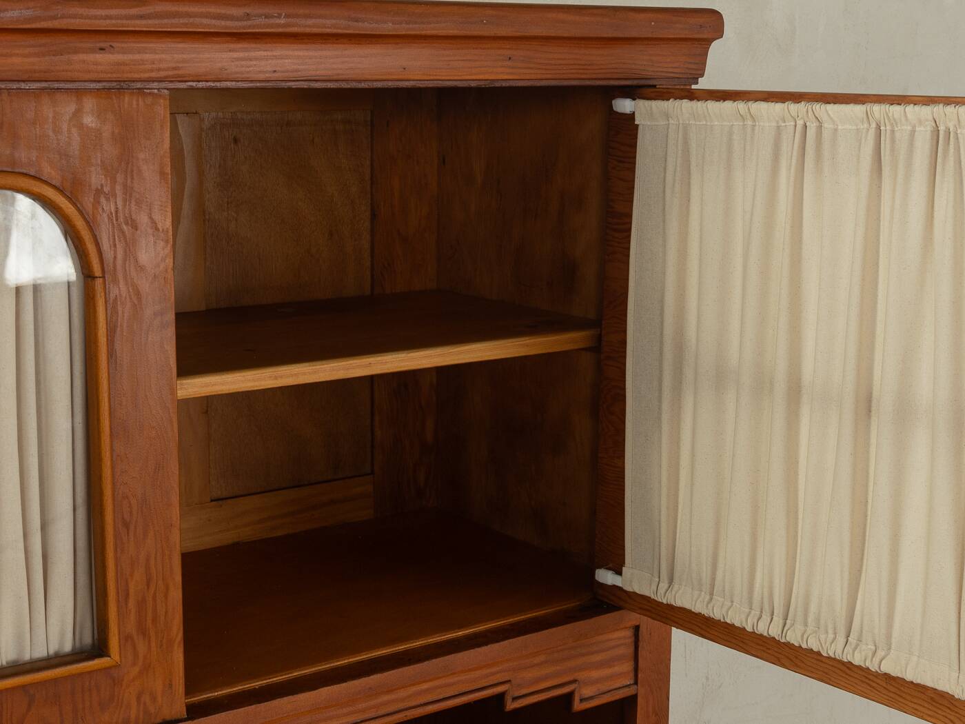 1920s Art Déco Kitchen Cabinet