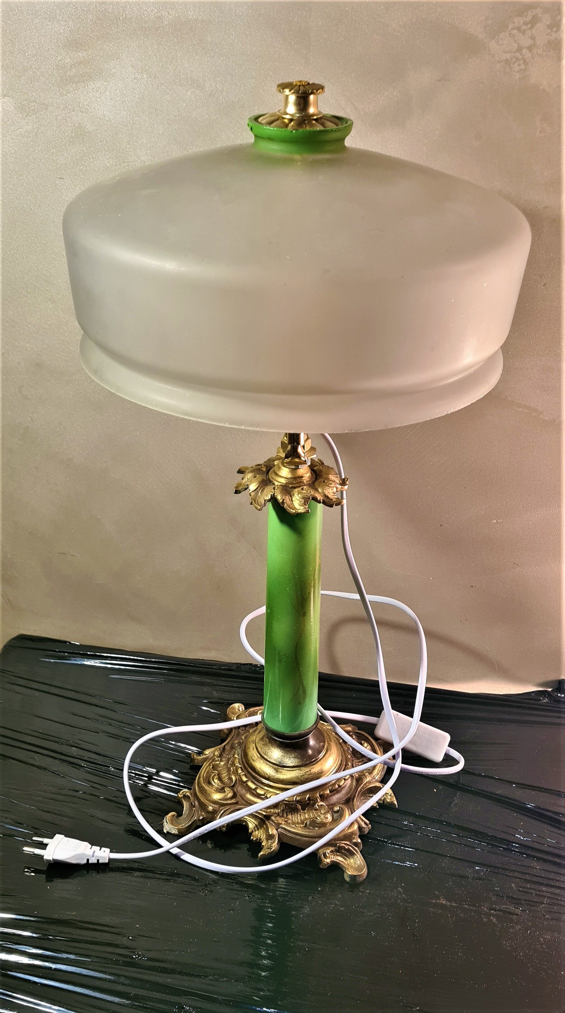 Napoleon bronze lamp from 1900 to 30