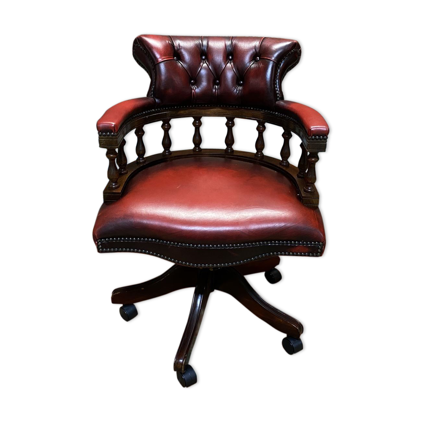 Fauteuil de bureau Chesterfield moderne en cuir rouge assise pivotante et dossier inclinable