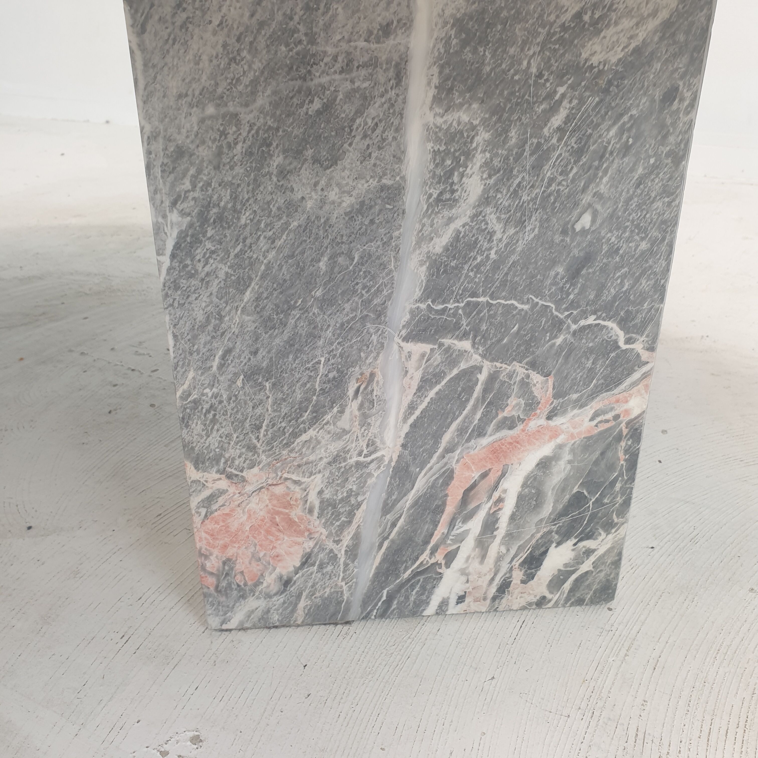 Italian marble leaf shape coffee table, 1980's