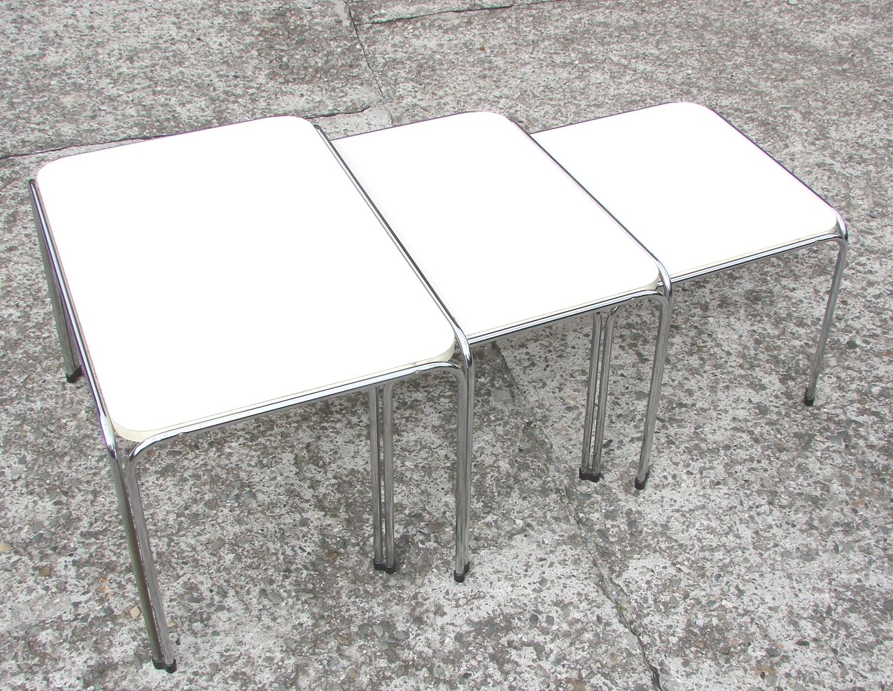 Set of 3 tables, 1970s