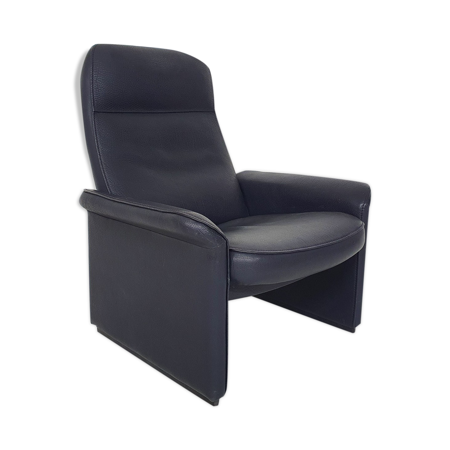 De Sede DS50 dark blue leather lounge chair, Switserland 1980's