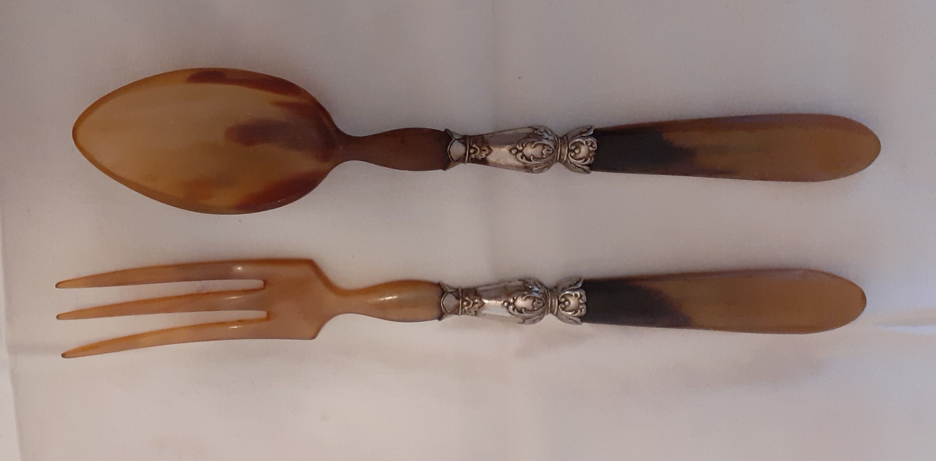 Salad cutlery set