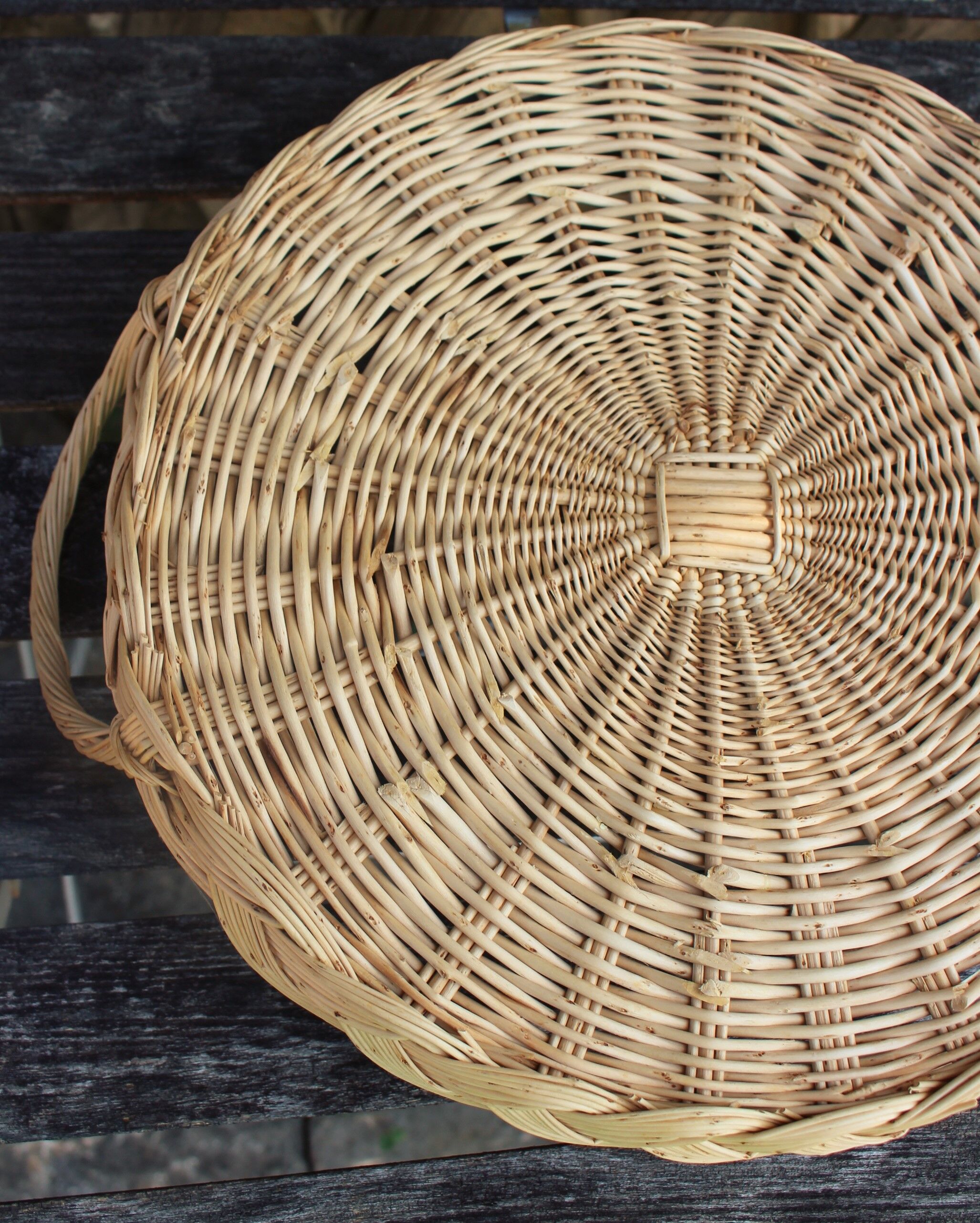Round wicker top vintage basketry