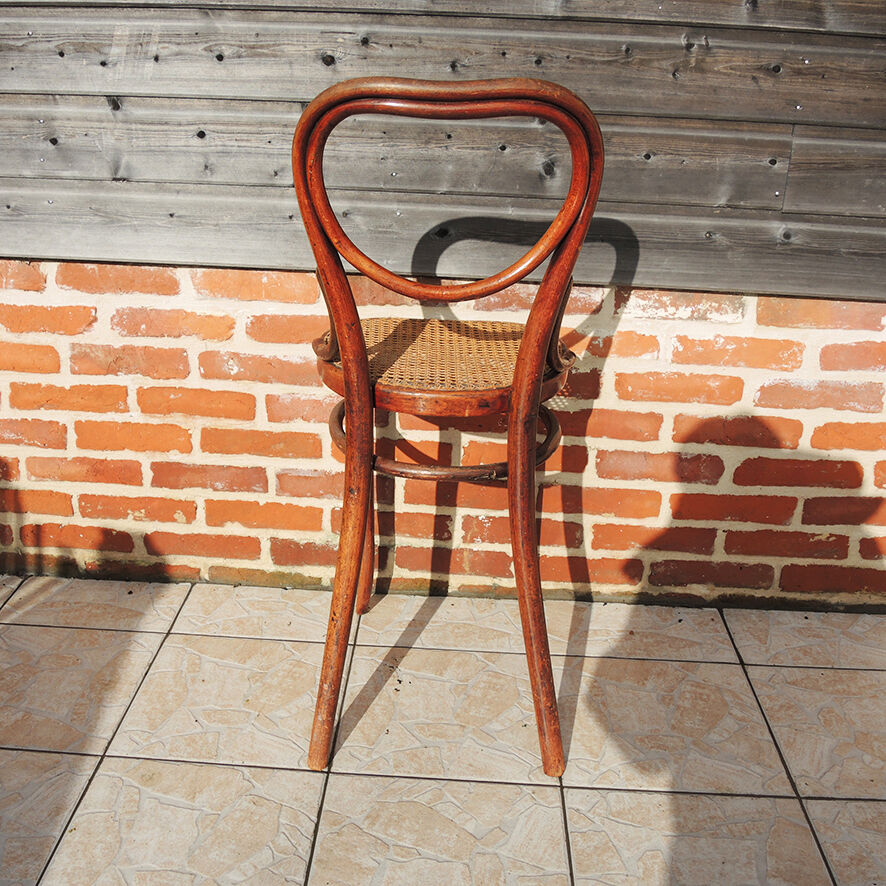 Old high chair heart Thonet no 28