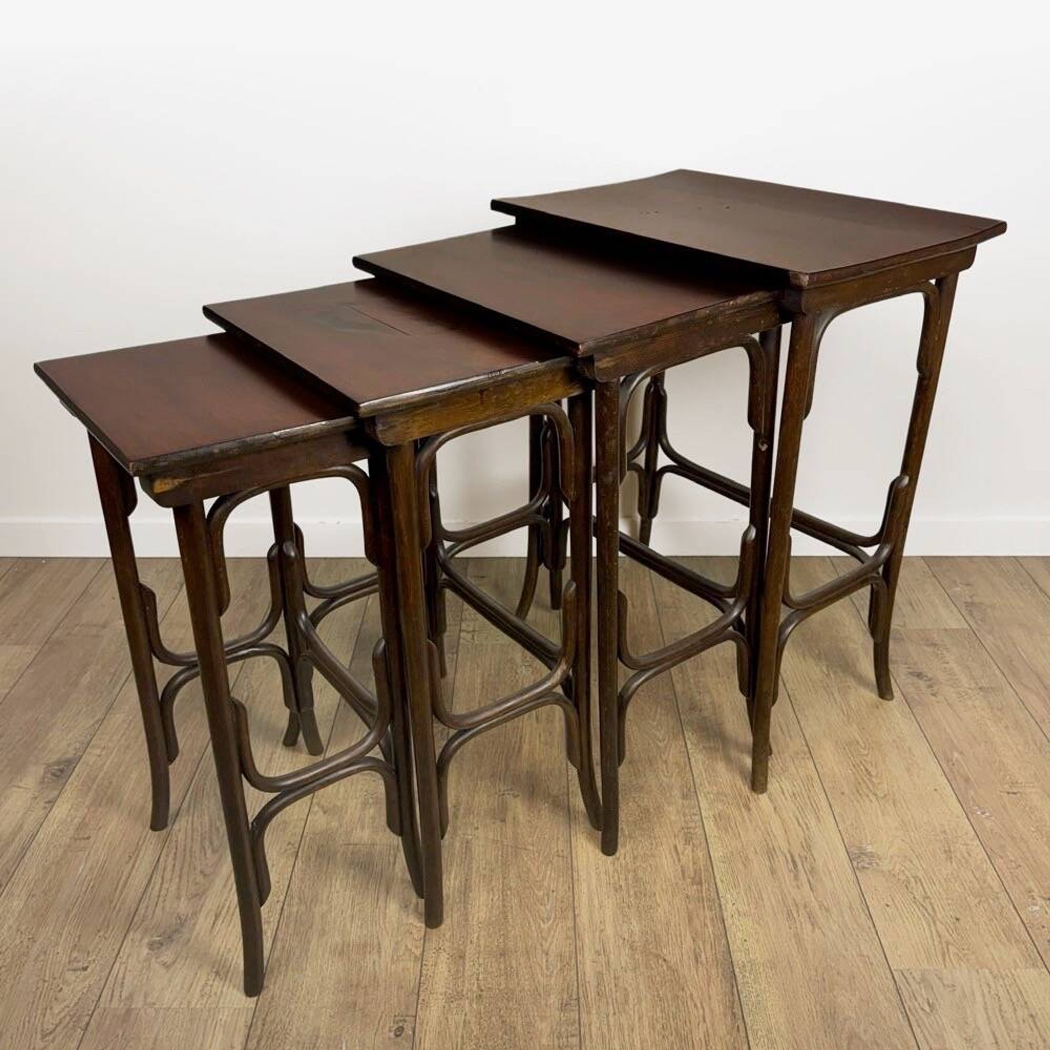 Nest tables Thonet No. 10 Art Nouveau 1900