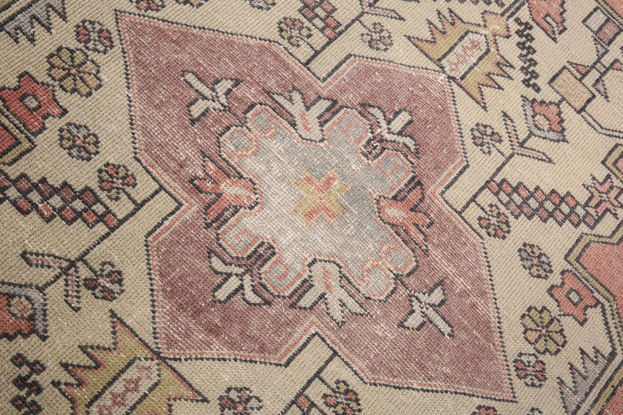 5x8 Vintage Faded Pink Persian Vintage Rug, 137x247Cm