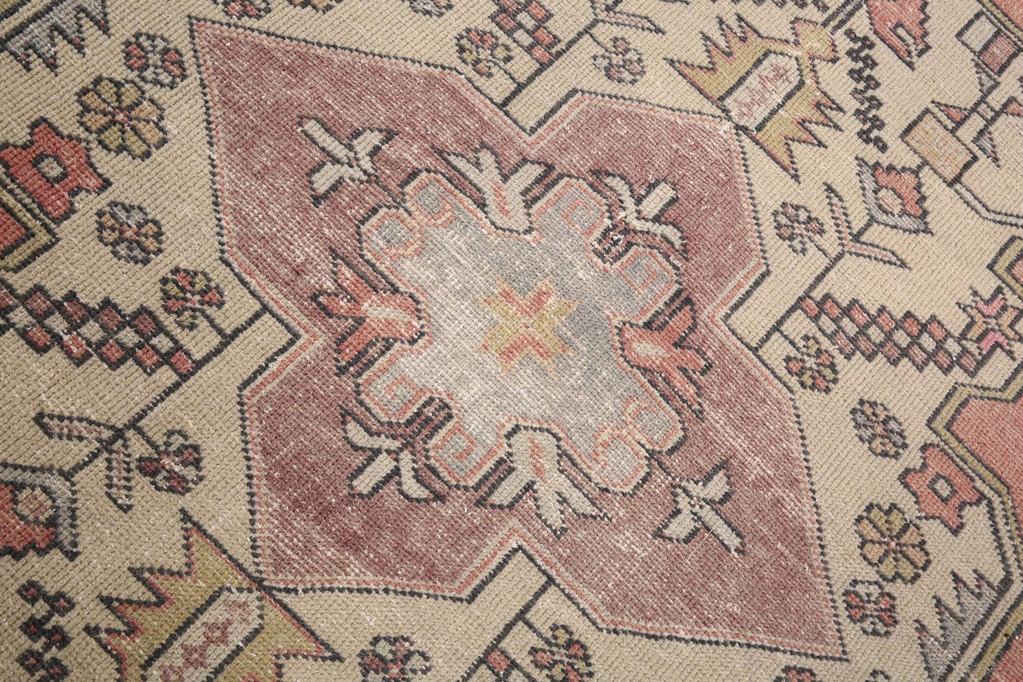 5x8 Vintage Faded Pink Persian Vintage Rug, 137x247Cm