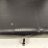 Fauteuil pivotant skaï vintage