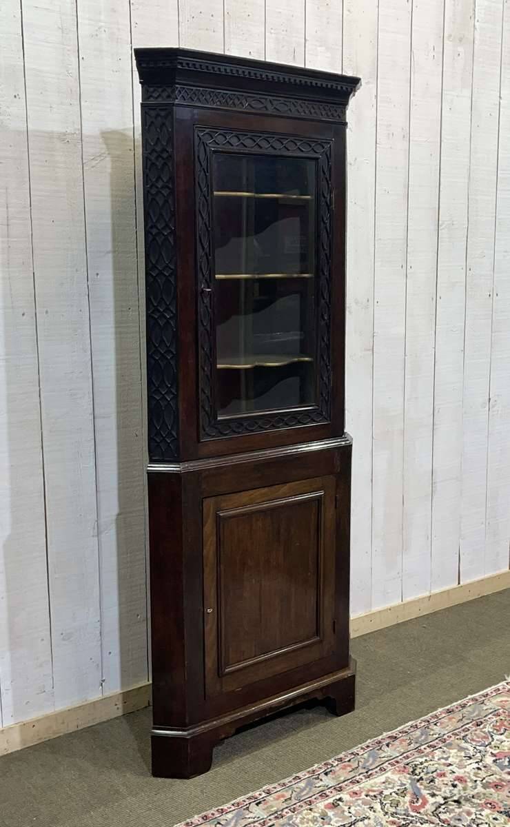19th century English corner cabinet in walnut, mahogany and oak