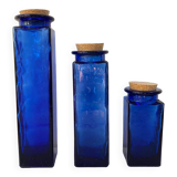 Trio de bocaux en verre bleu cobalt
