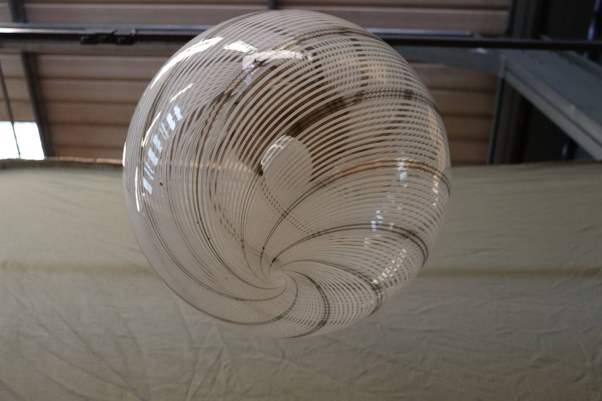 Lustre boule en verre Murano époque 70's