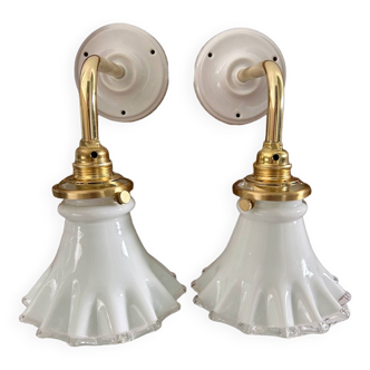 Pair of Art Deco wall lights in white opaline