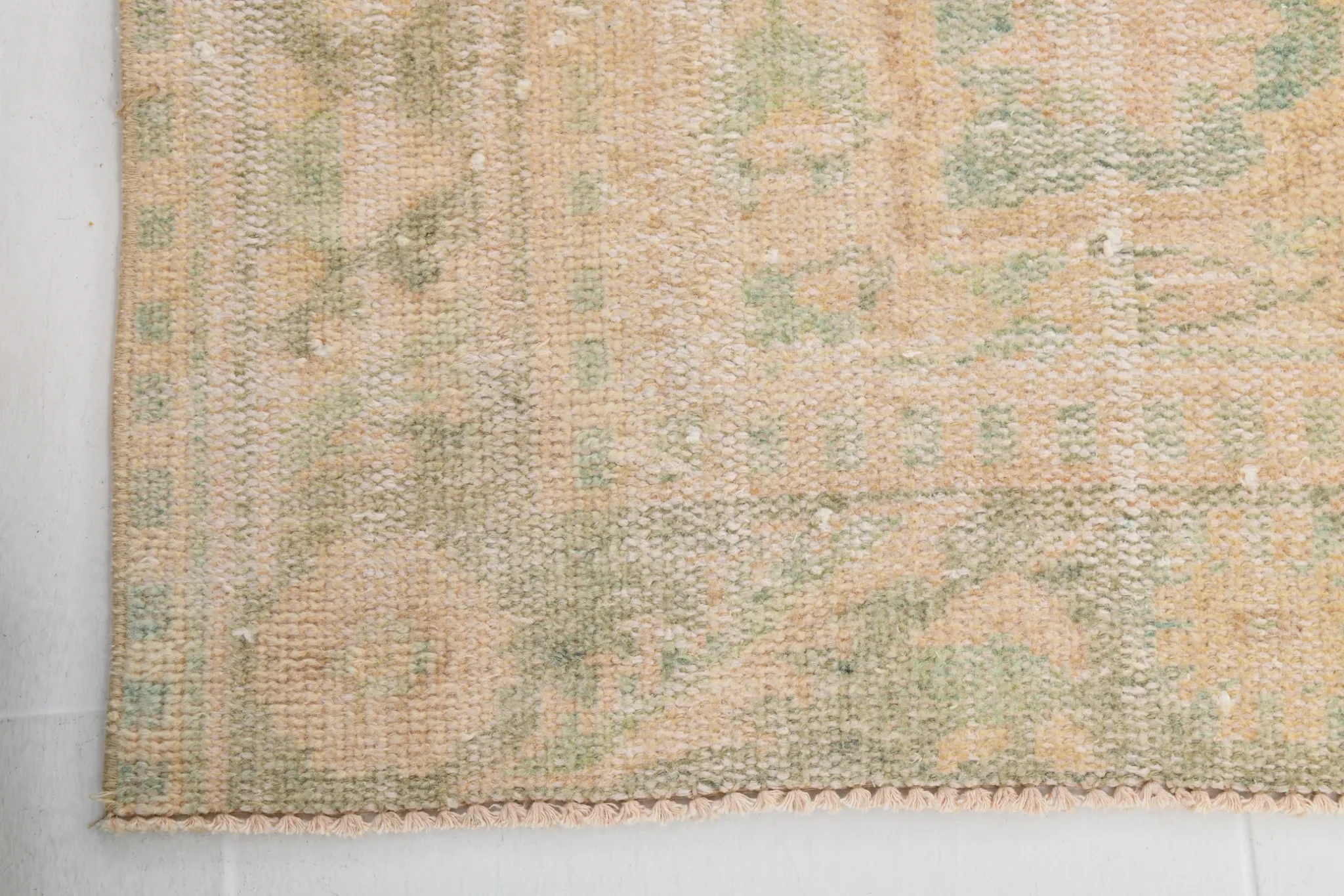 Vintage Peach & Green Turkish Rug, Handmade Neutral Rustic Carpet, 168x274