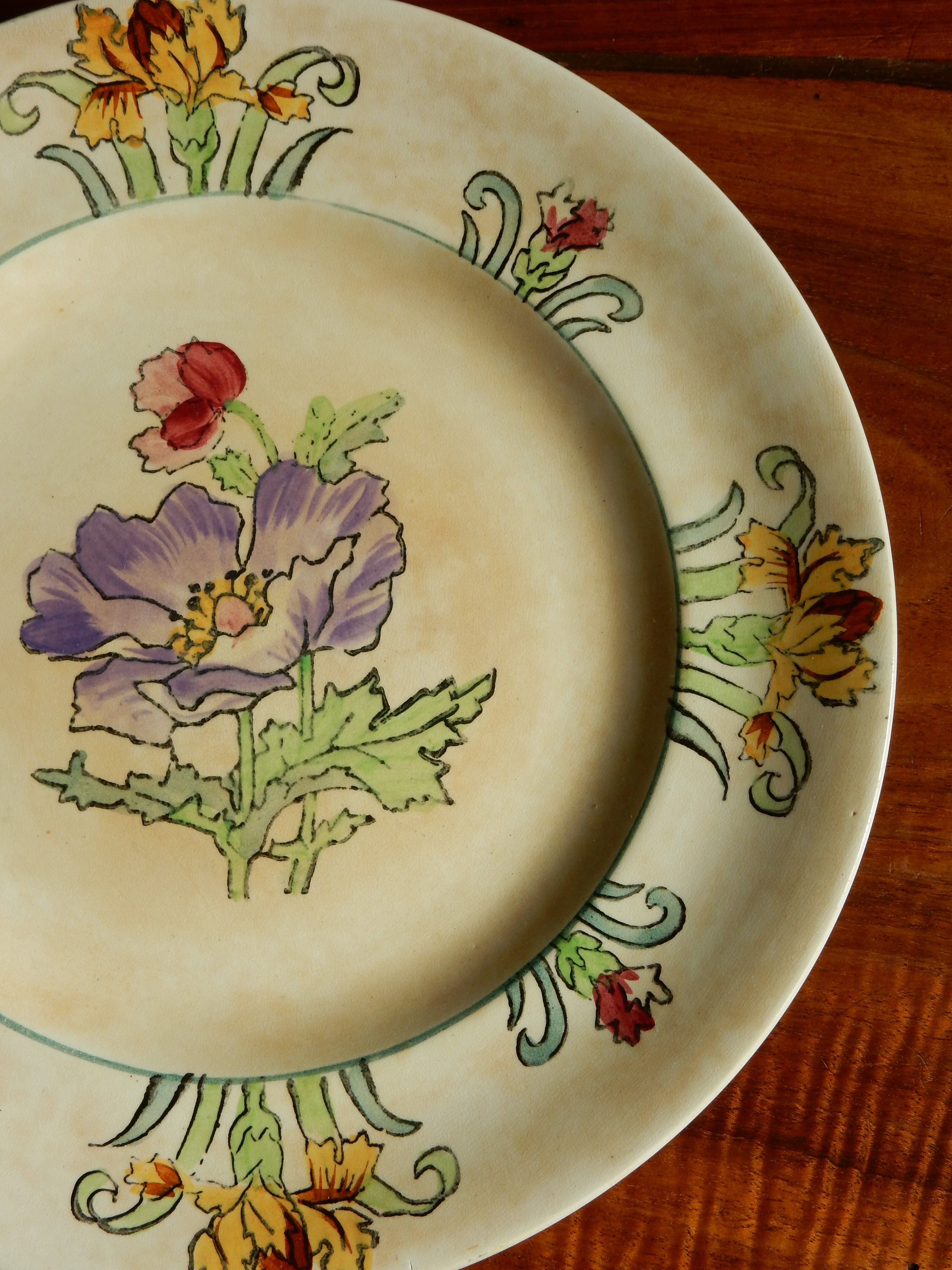 Longwy assiette de collection peinte à la main