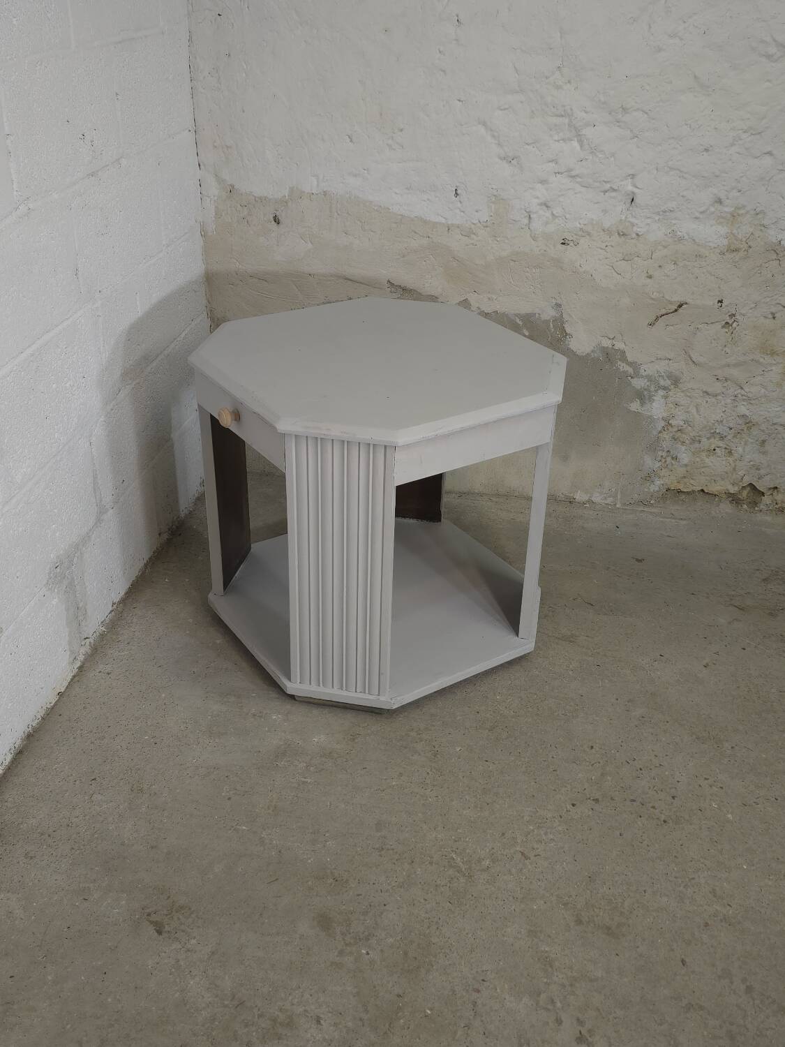 Art Deco side table repainted in "stormy" grey white