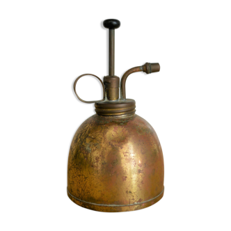 Brass oil can