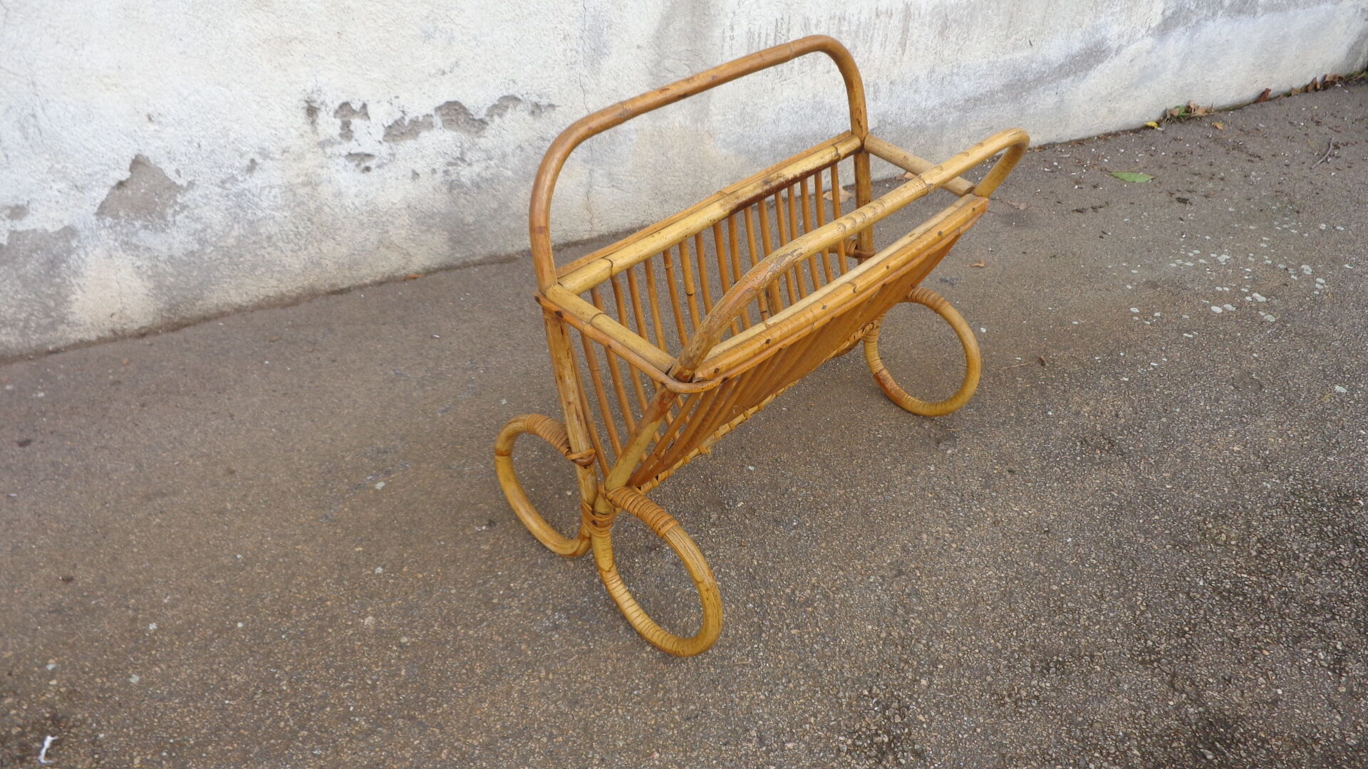 Bamboo magazine holder