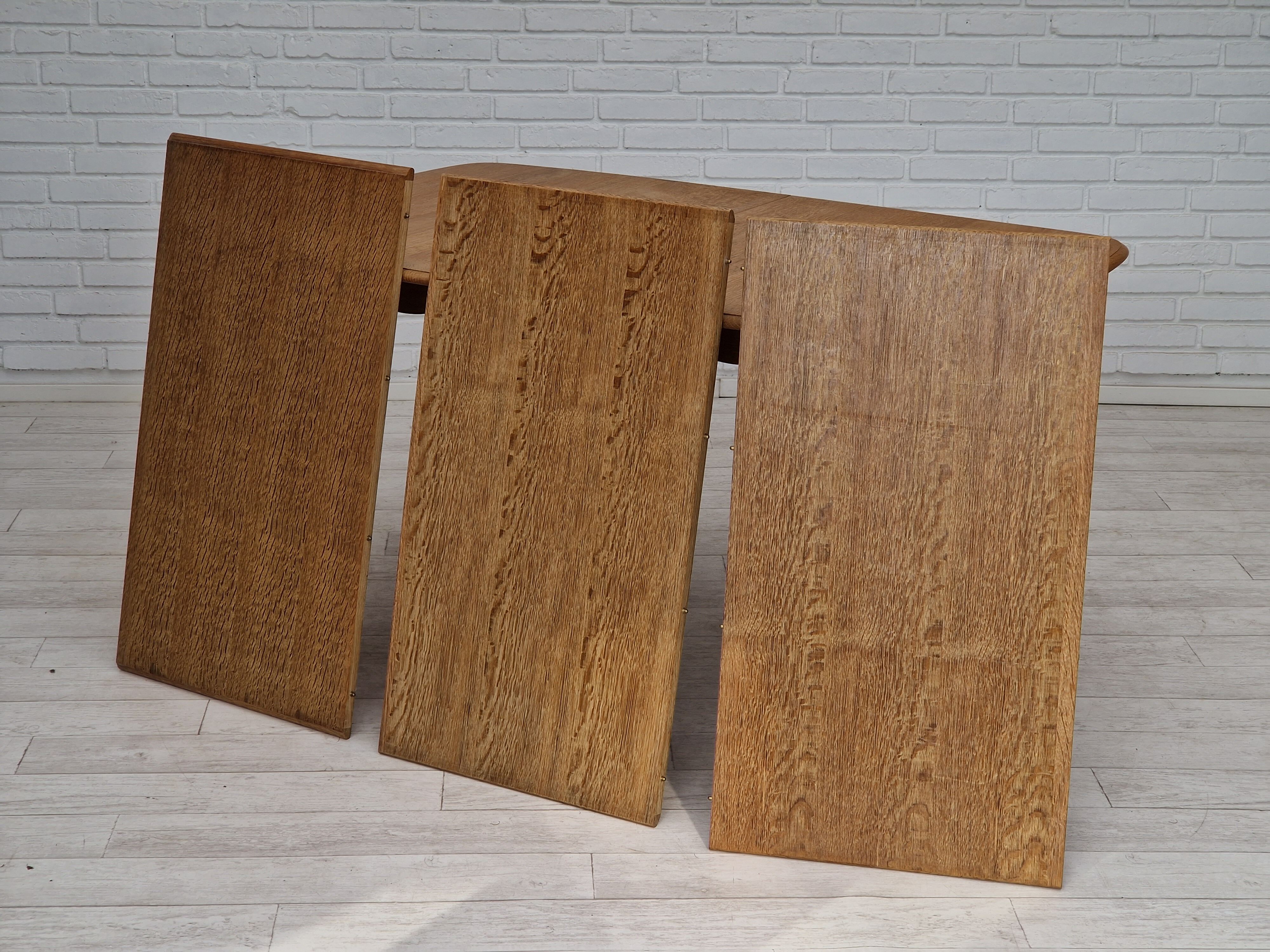 Danish dinning set of table and four chairs in oak and wool.