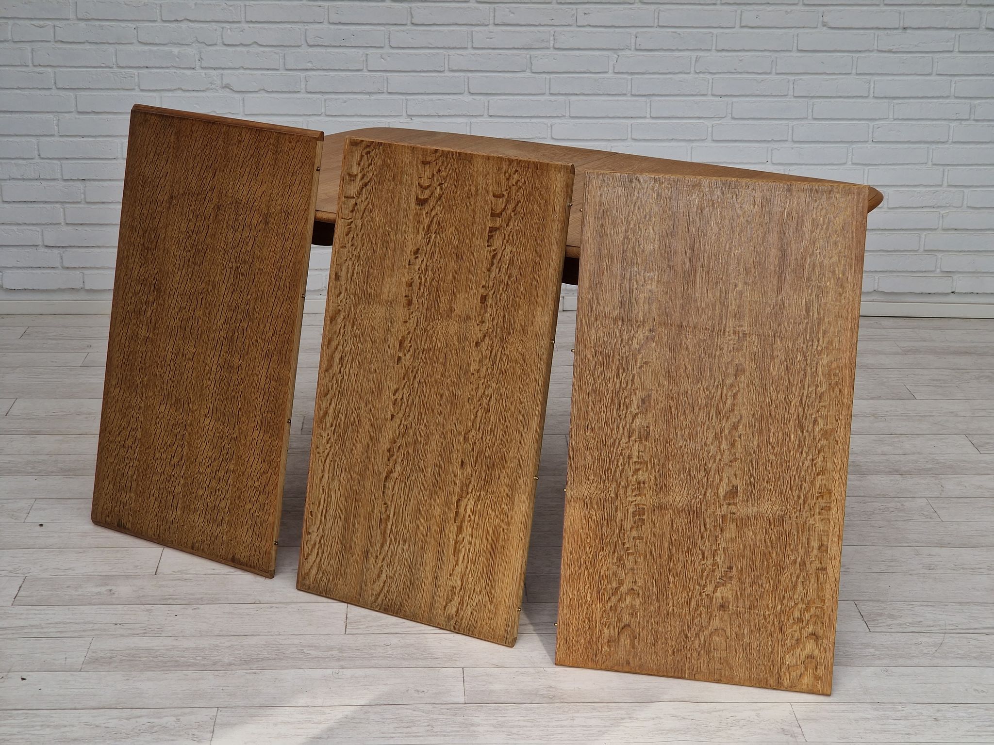Danish dinning set of table and four chairs in oak and wool.
