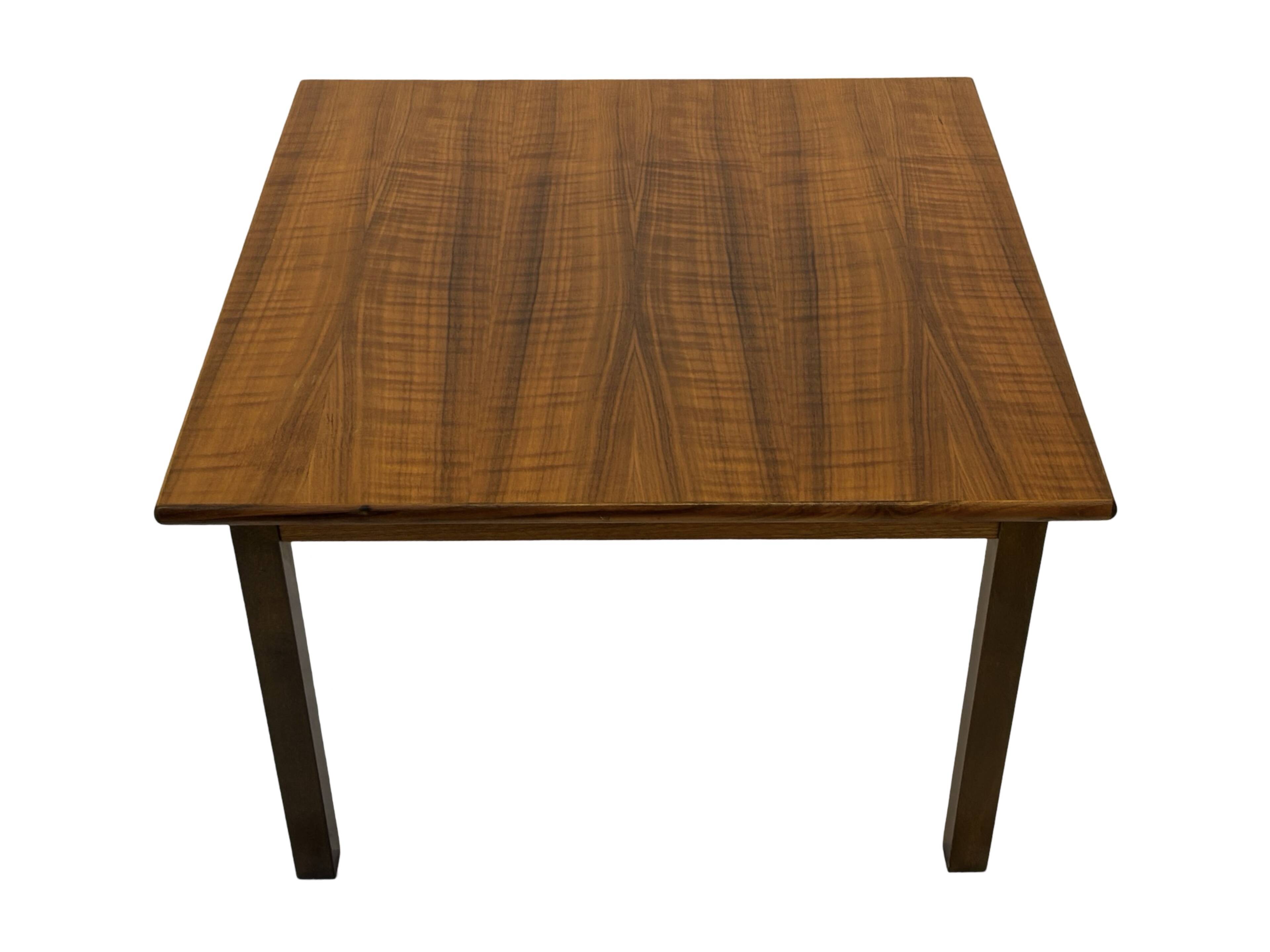 Table basse vintage compacte en palissandre design années 70