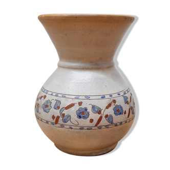 Artisanal sandstone vase