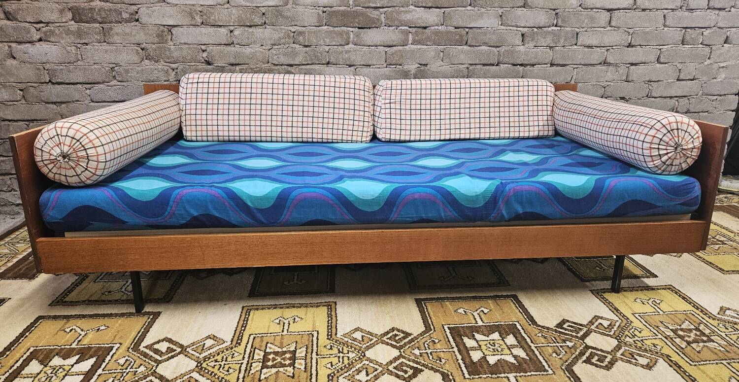 Vintage 1970s daybed