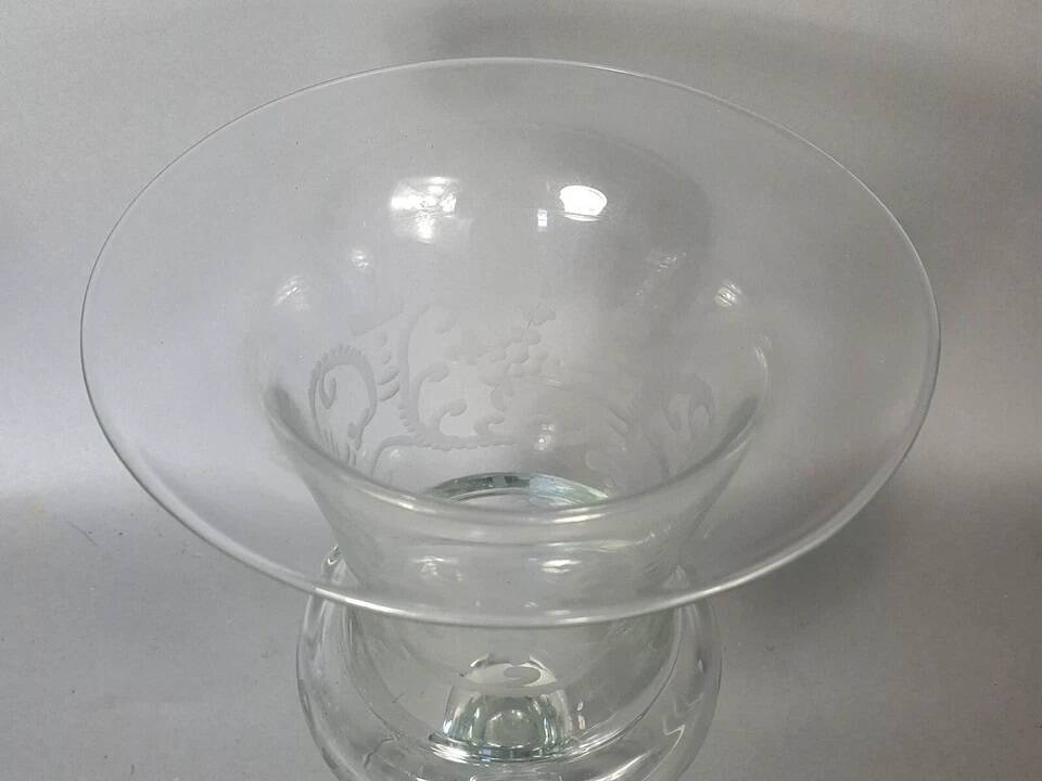 Pair of large antique Medici-shaped vases in engraved blown glass C412