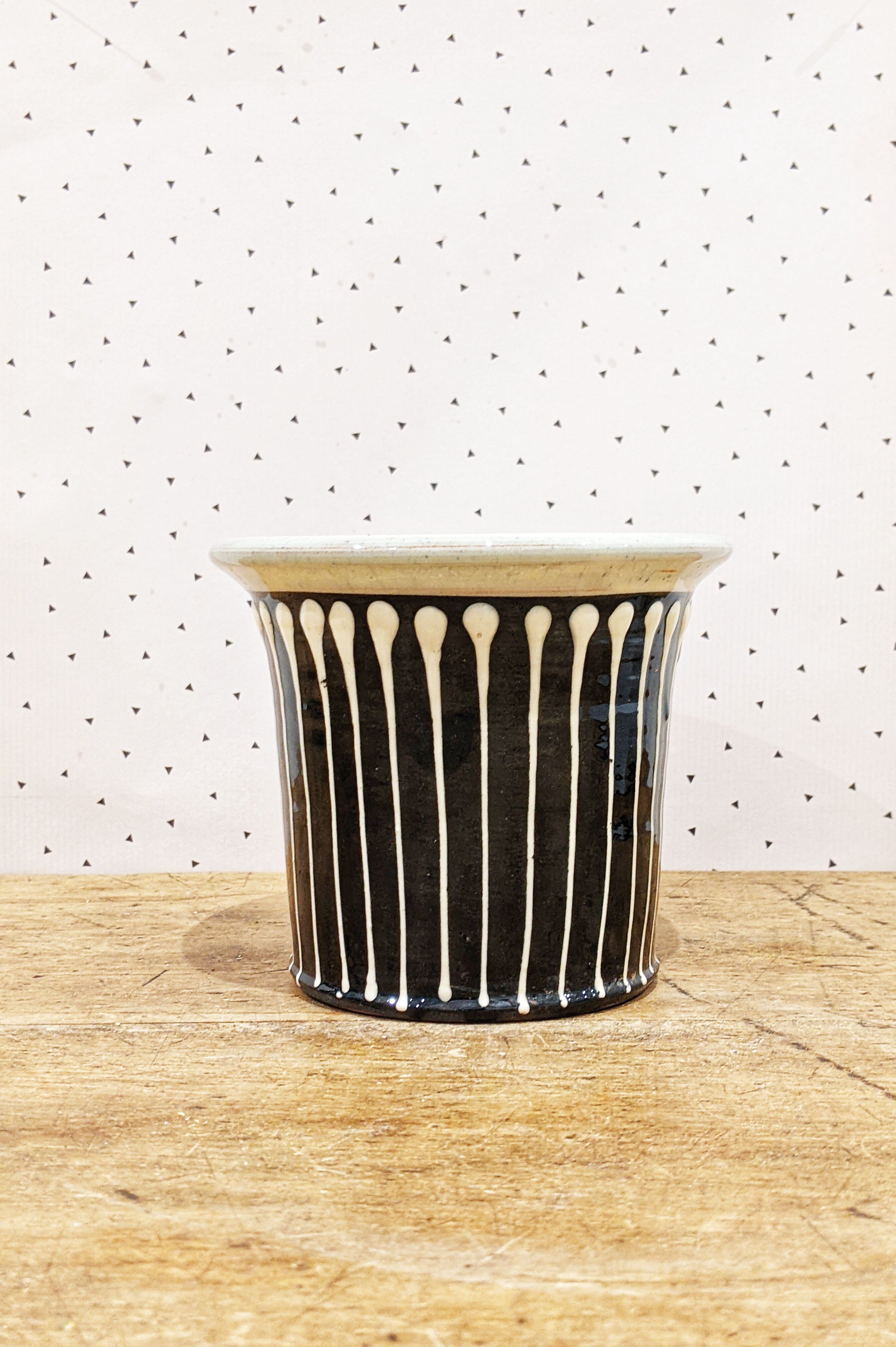 Artisanal ceramic pot cover from the Drôme. Very good condition.