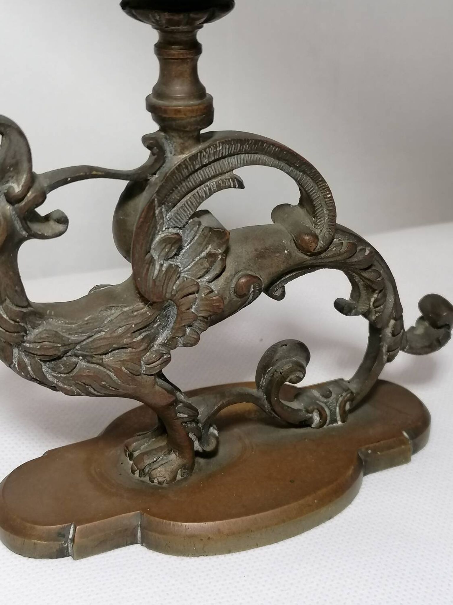 Pair of bronze candlesticks representing chimeras/dragons - 19th century
