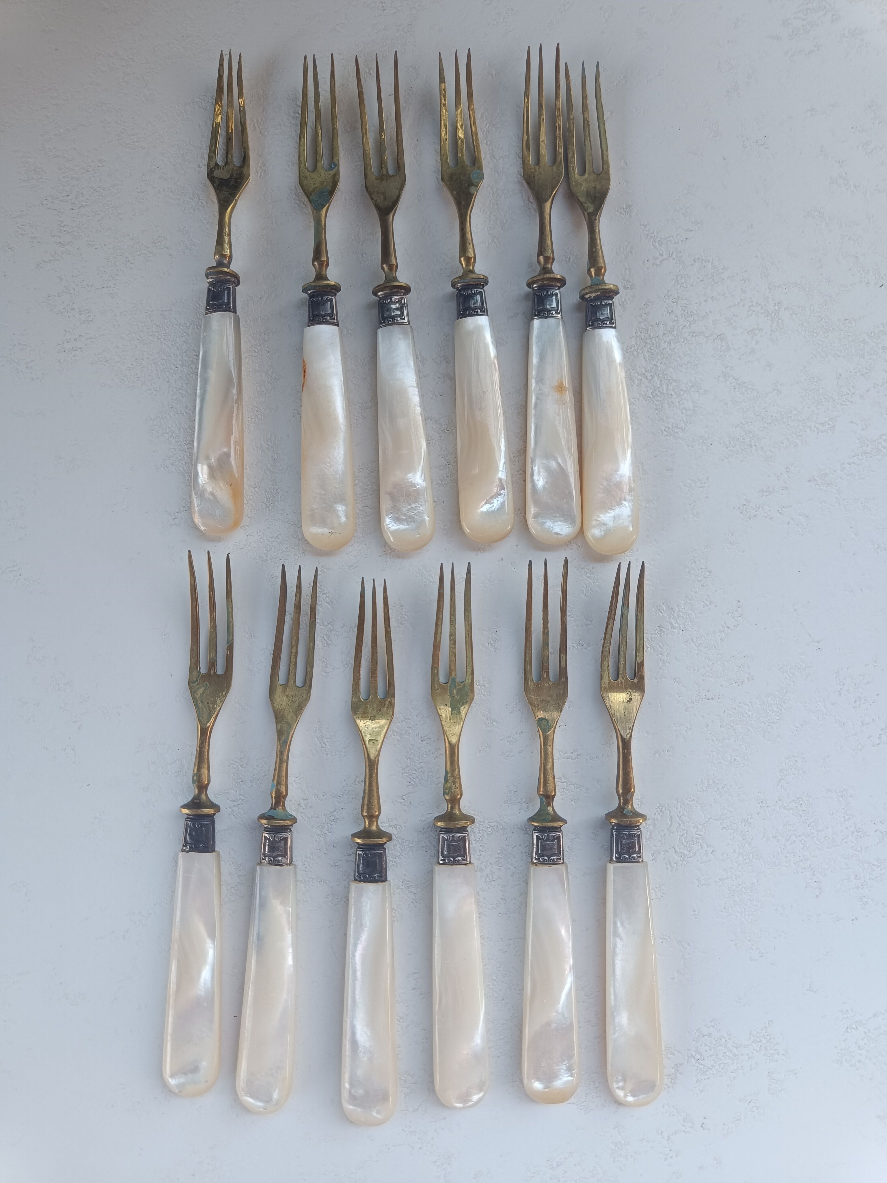 Set of dessert forks