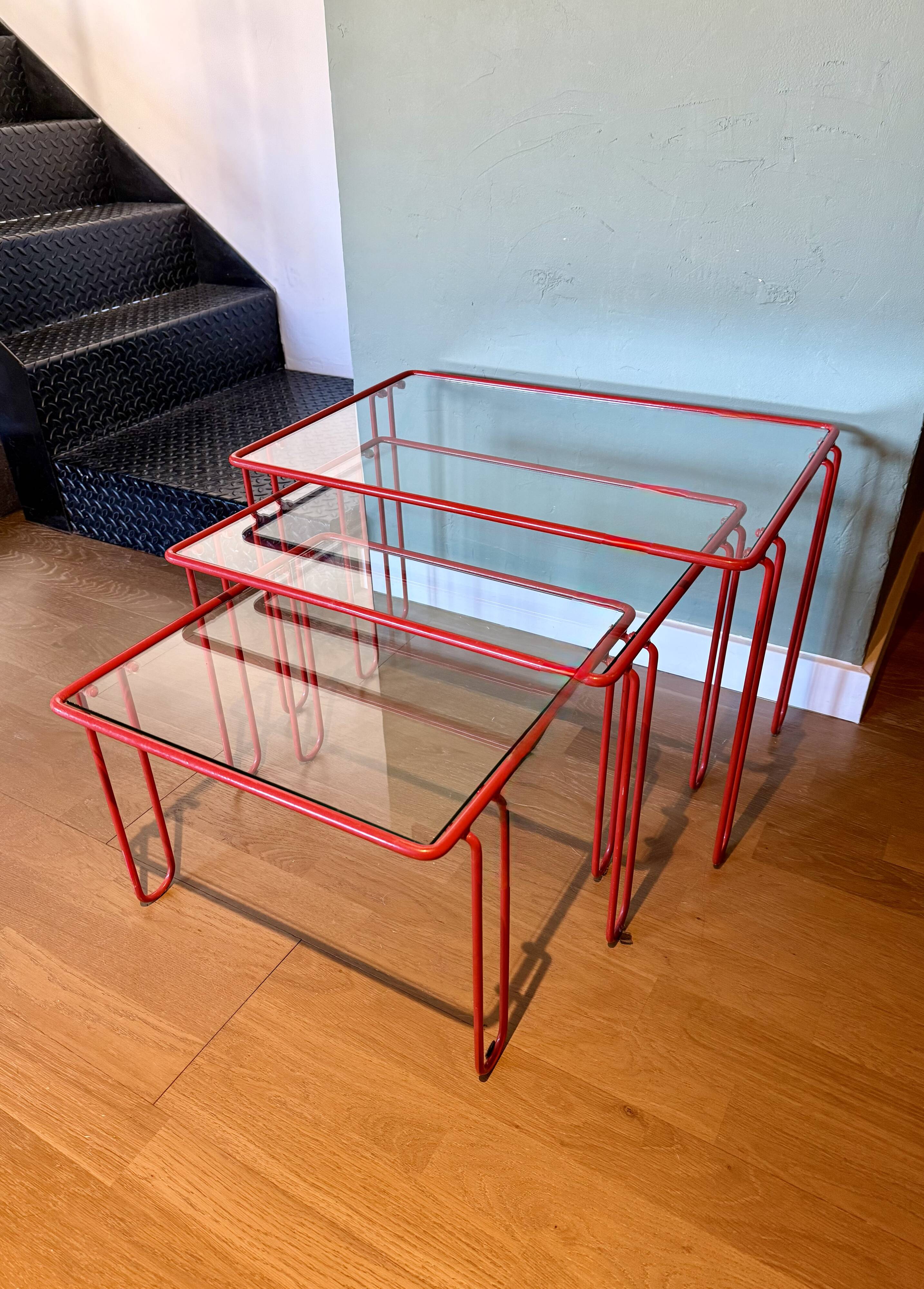 Red tubular nesting tables, 1970s, Set of 3