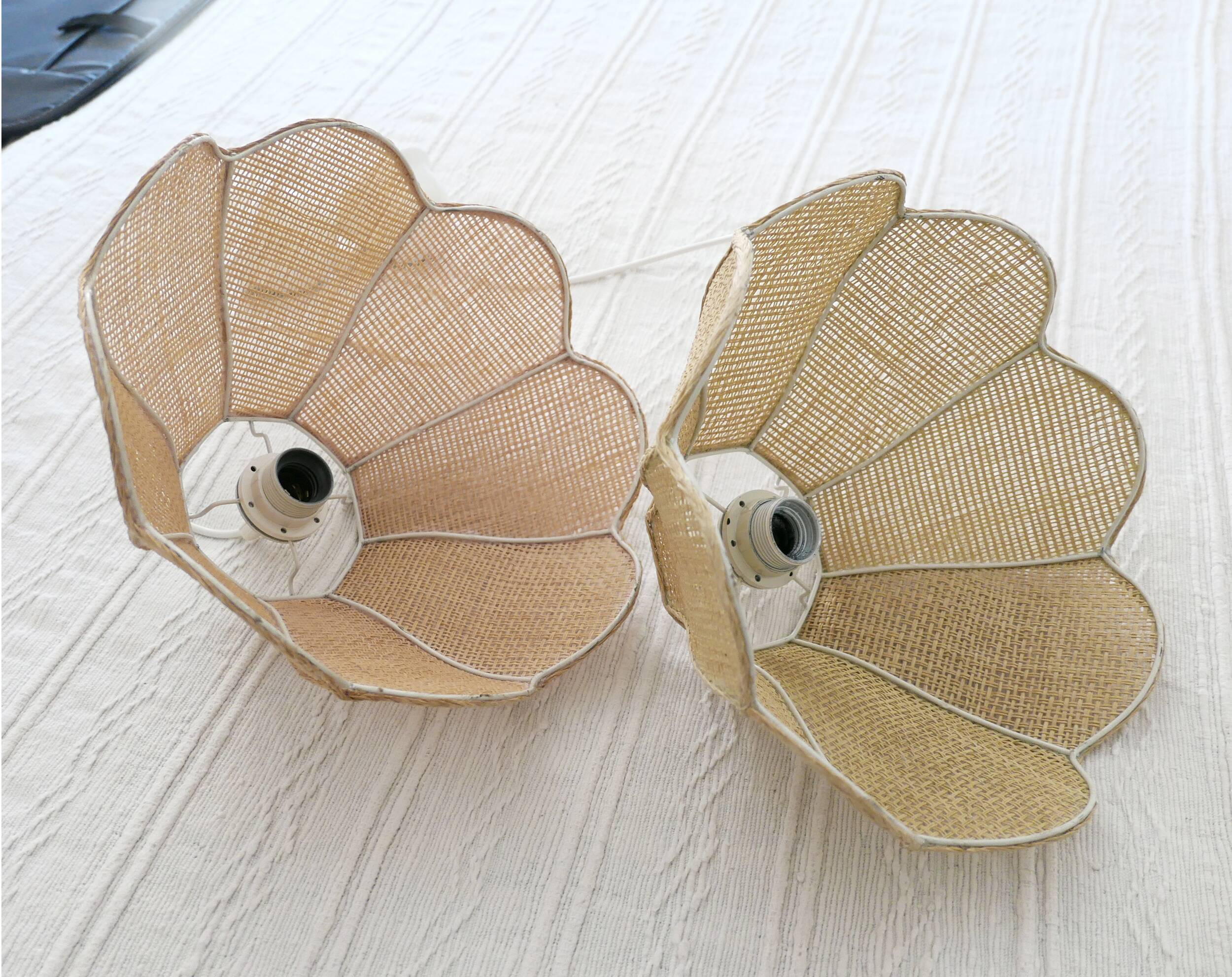 2 "flower" suspensions in vintage 1970s natural fibre.