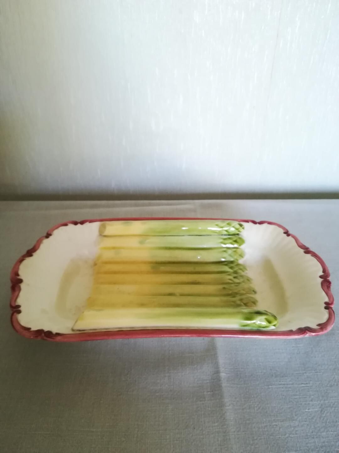 Sarreguemines asparagus dish