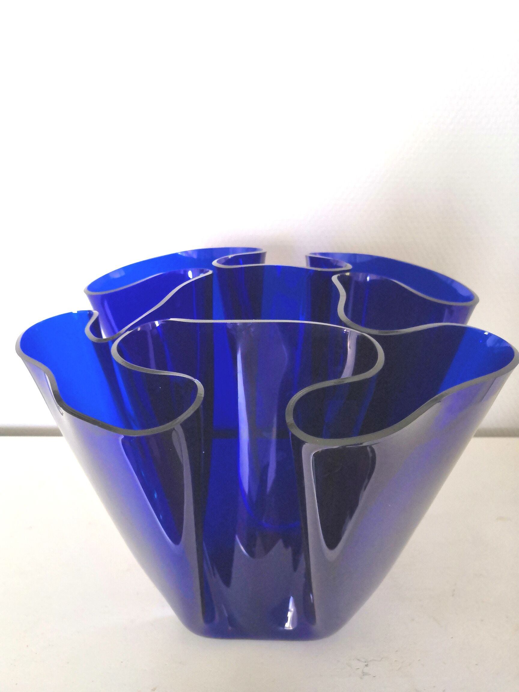Blue handkerchief vase in plexiglass 70s