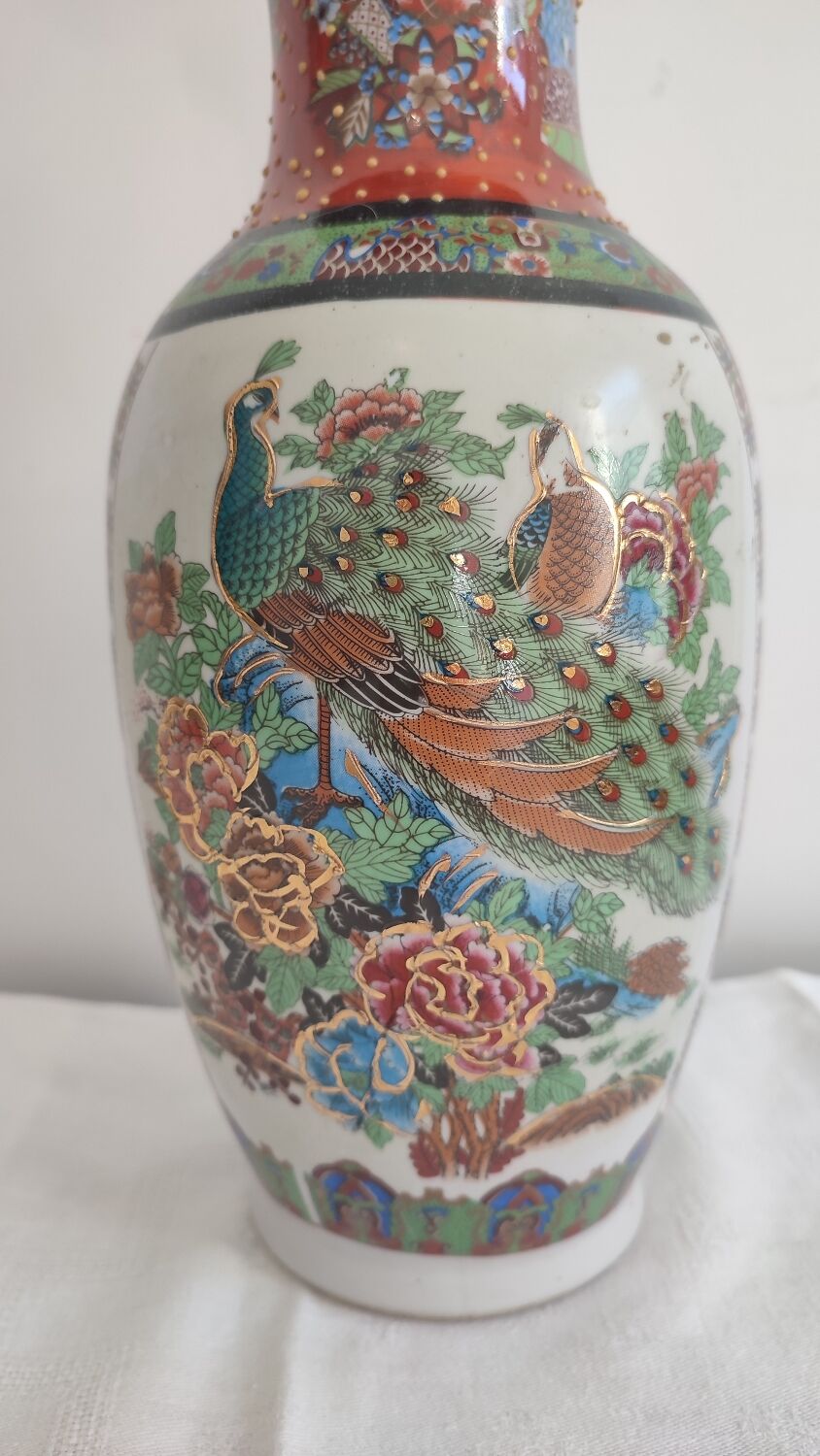 Chinese vase, Rose family style