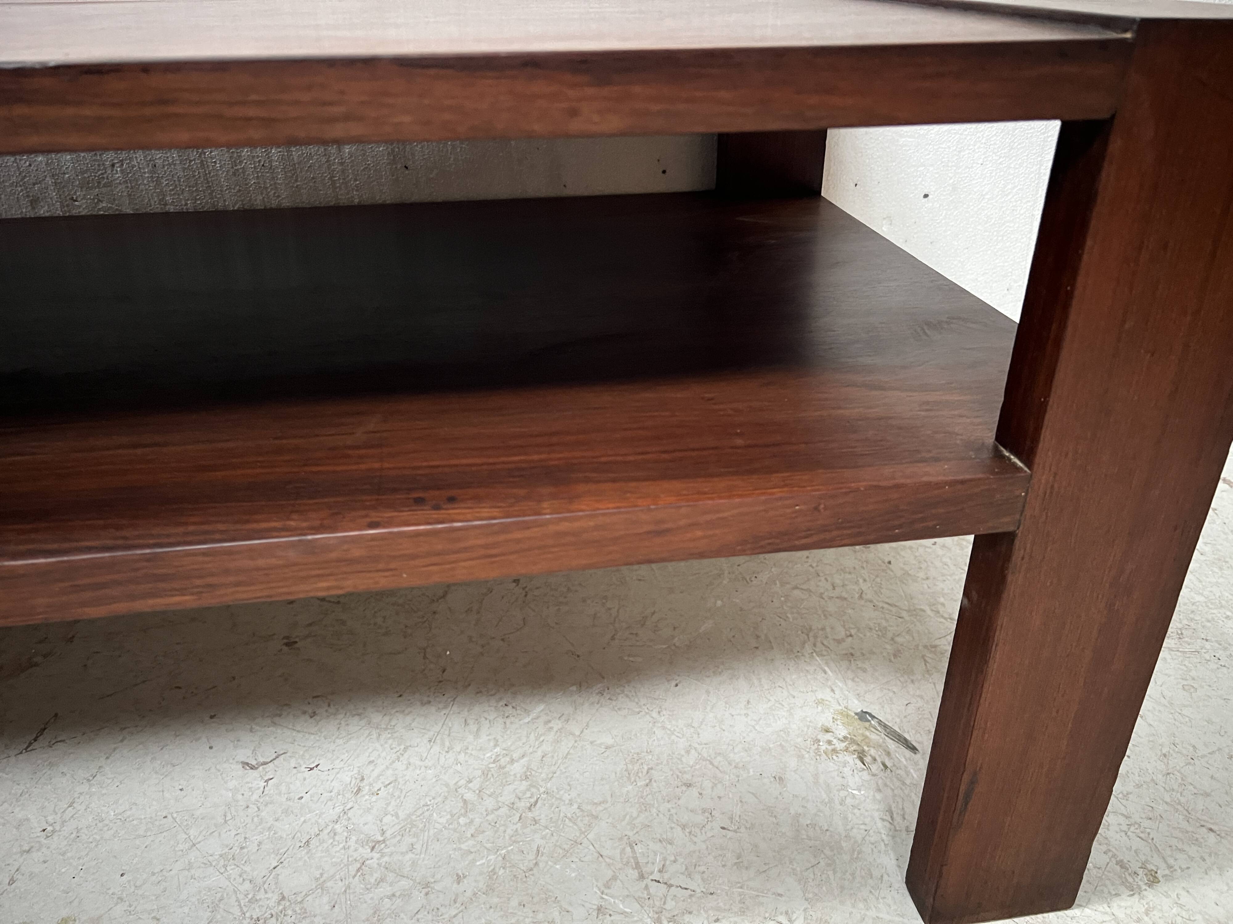 Art Deco coffee table in mahogany and veneer 20th century