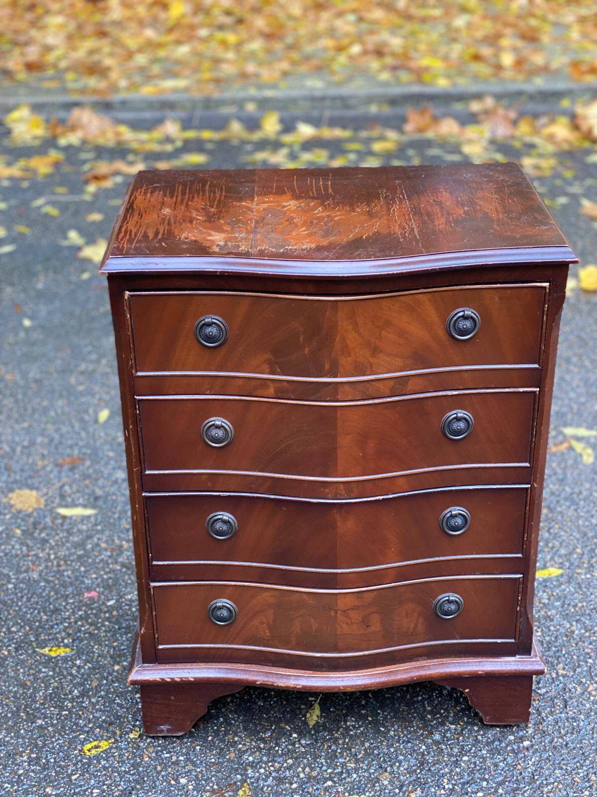 English chest of drawers in dark wood with 4 drawers, 70cm