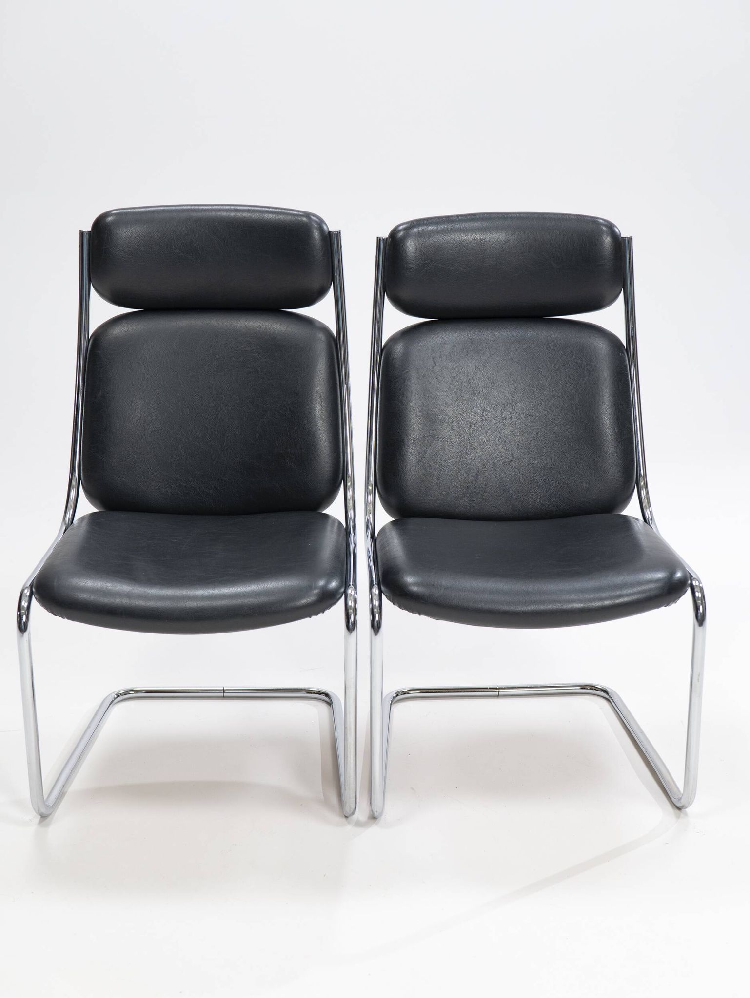 Paire de chaises cantilever en cuir par Mauser Werke Waldeck, Allemagne de l'Ouest, 19