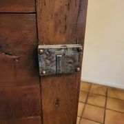 Armoire Louis XIII en noyer pointe de diamant et 2 portes, XVIIIème siècle