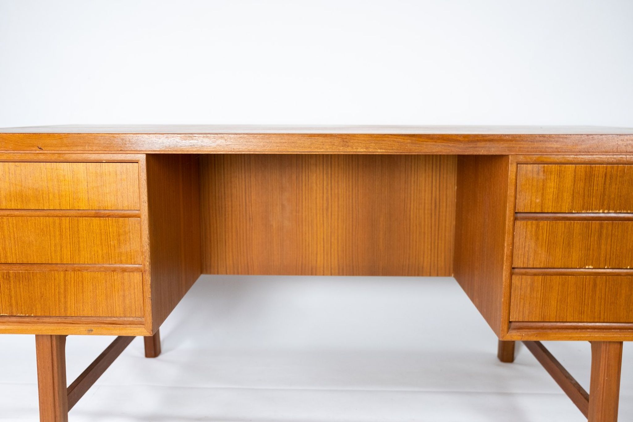 Bureau en teck de design danois des années 1960