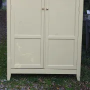 Parisian wardrobe in Clay Green wood – 2 moulded doors – H188 cm