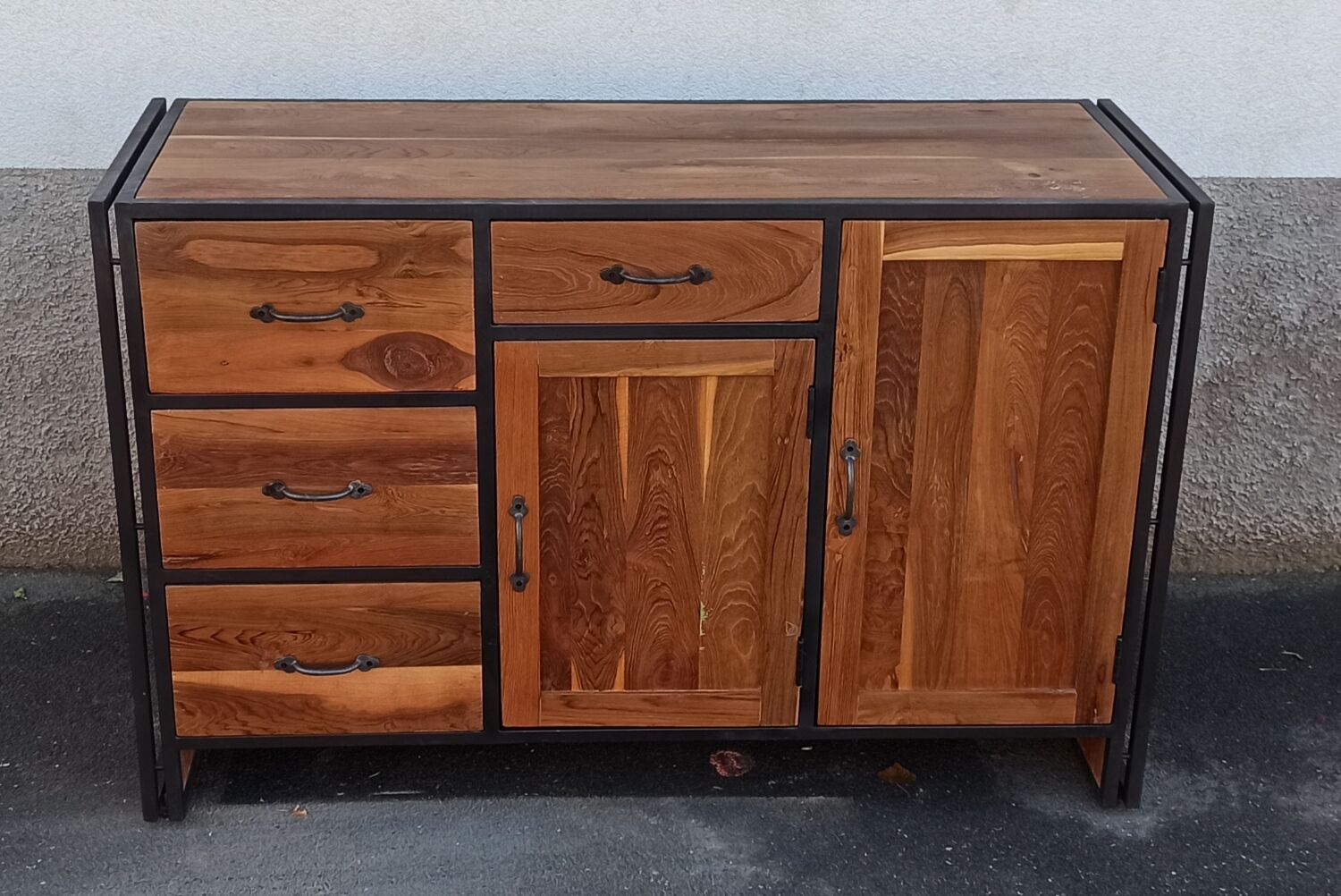 Buffet en bois et métal