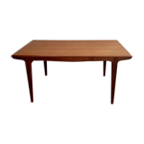 Table with Scandinavian-style extension spieces