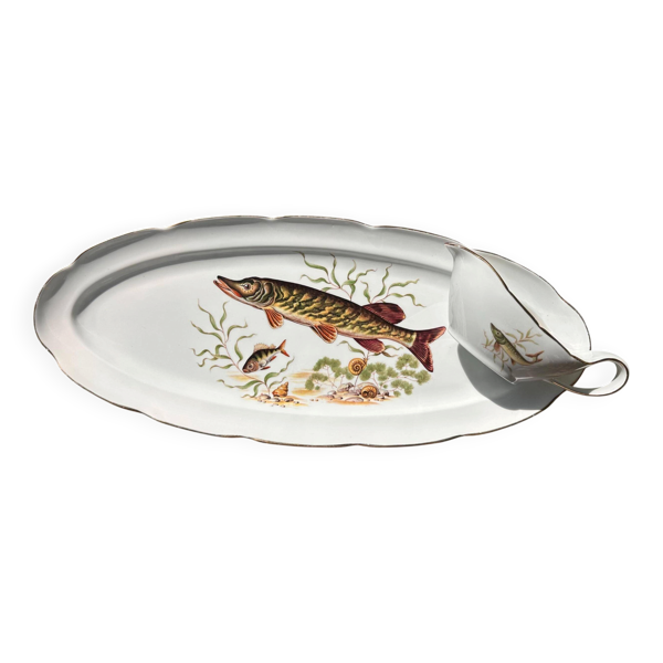 Grand plat à poisson et sa saucière en porcelaine vintage, décor de brochet